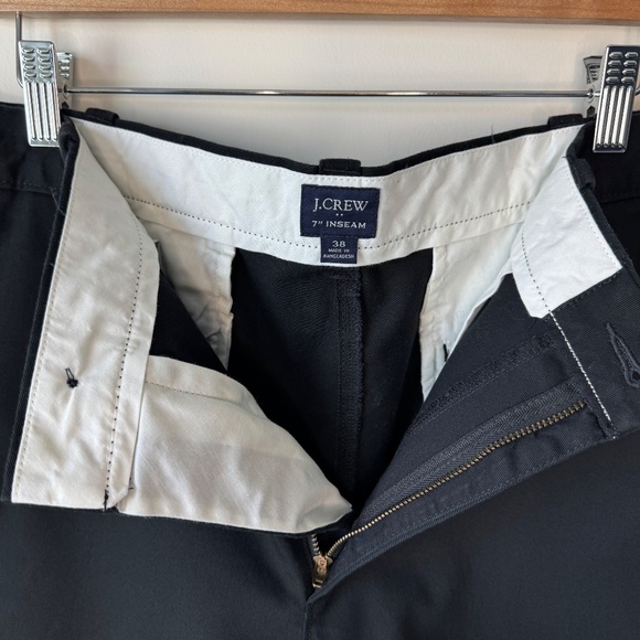 J. Crew - Men's 7" flex chino short - Size 38 - Picture 3 of 4